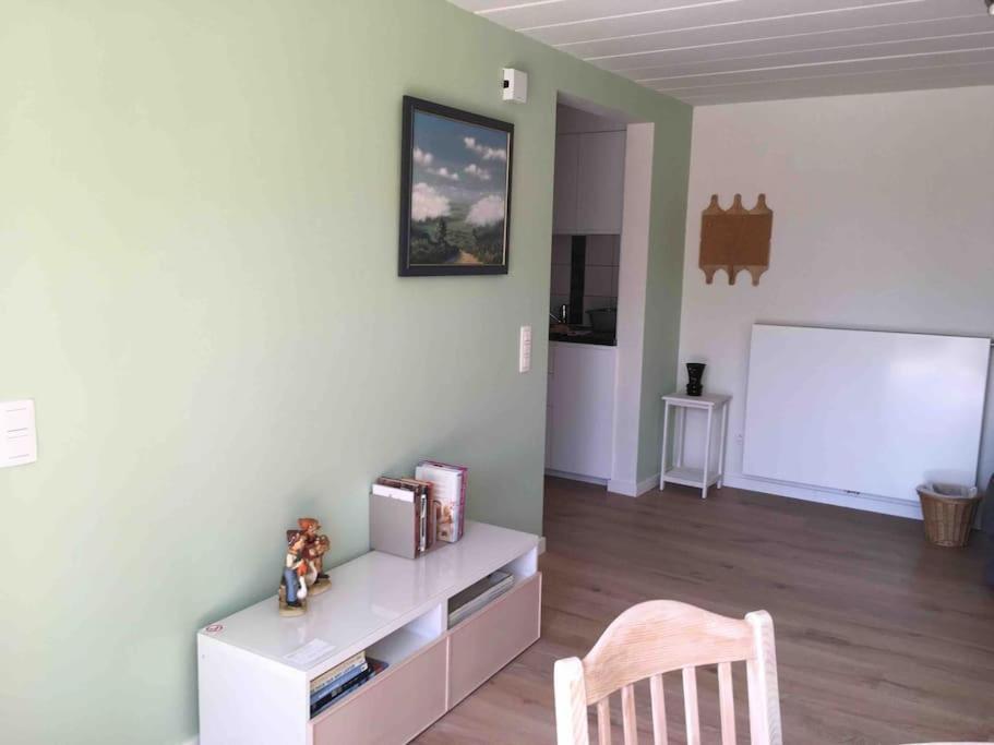 'het T-huisje' Volledig Ingerichte Apartment *